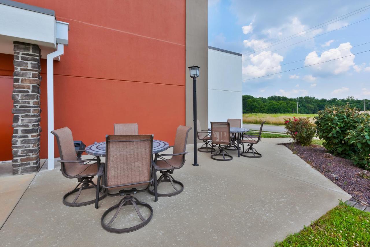 Holiday Inn Express & Suites - Effingham By Ihg Exterior foto