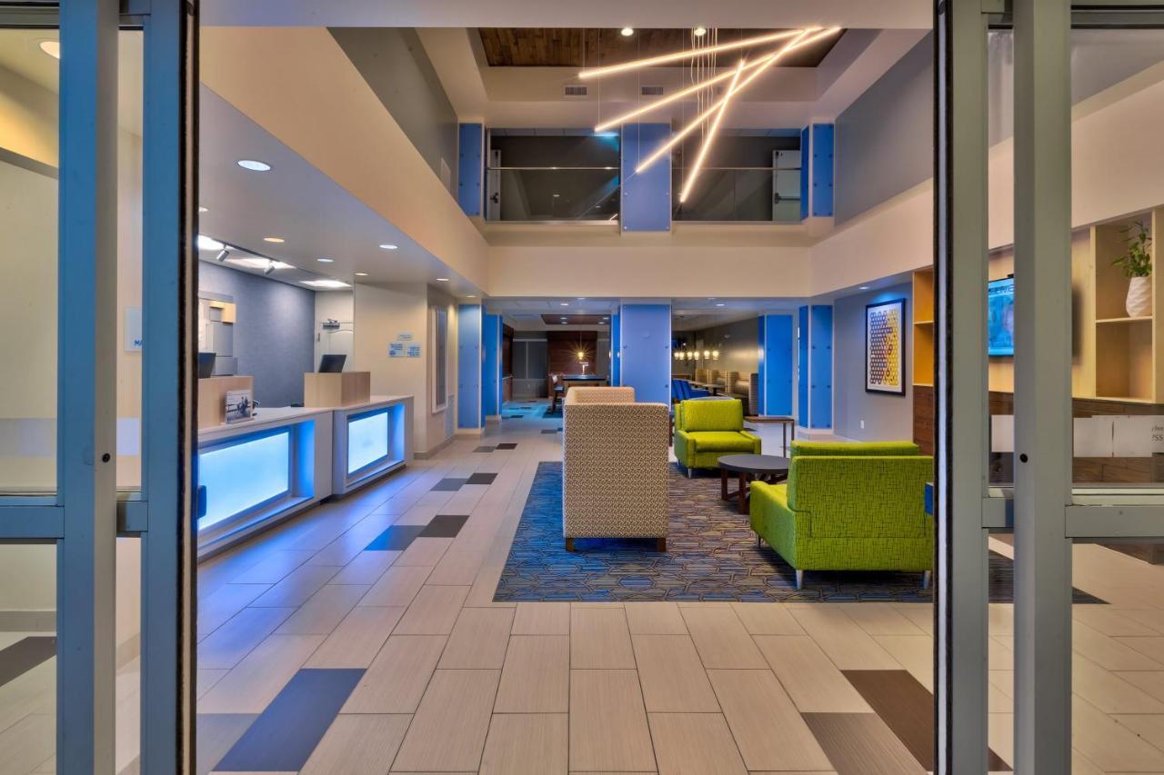 Holiday Inn Express & Suites - Effingham By Ihg Exterior foto