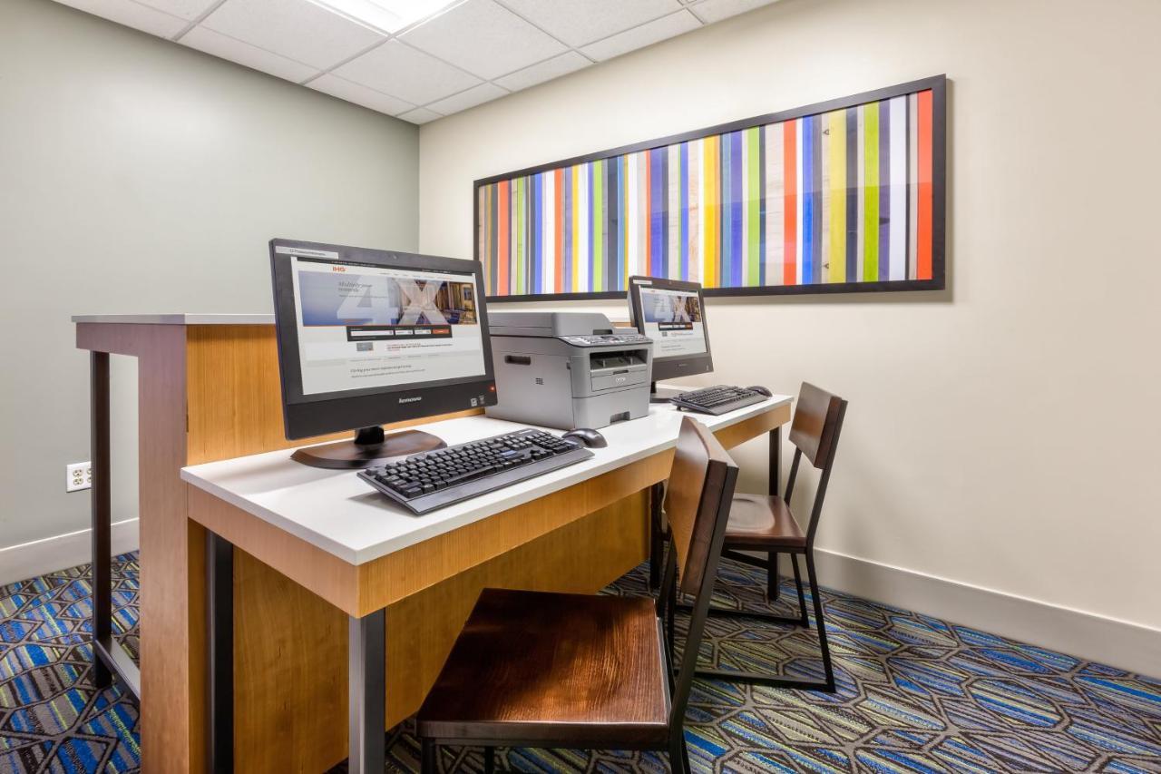 Holiday Inn Express & Suites - Effingham By Ihg Exterior foto