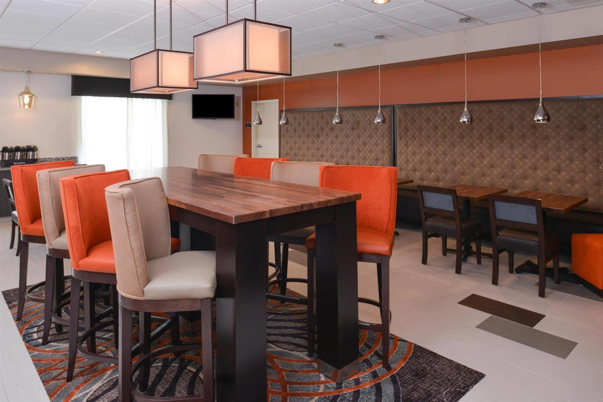 Holiday Inn Express & Suites - Effingham By Ihg Exterior foto